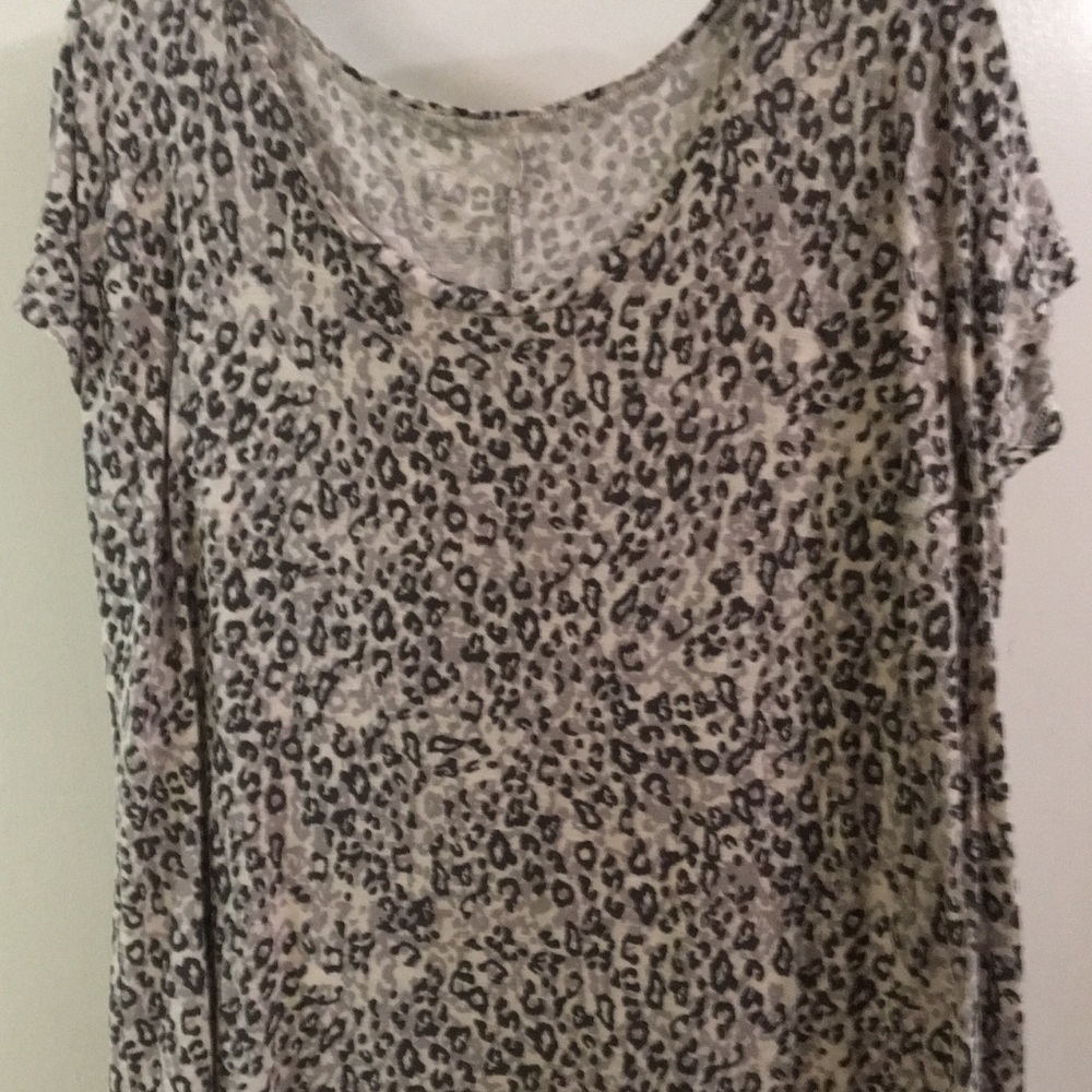 Super soft leopard tee